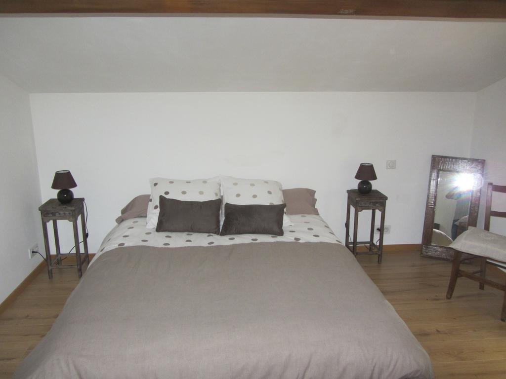 Bed and Breakfast Les Cimes à Saint-Pierre-de-Rivière Chambre photo